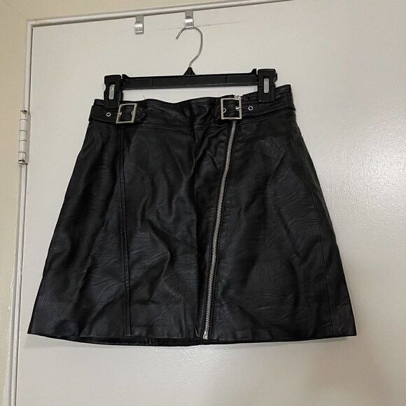 TOPSHOP Moto Faux leather Black mini skirt asymmetrical zip size US 6 - Picture 1 of 6